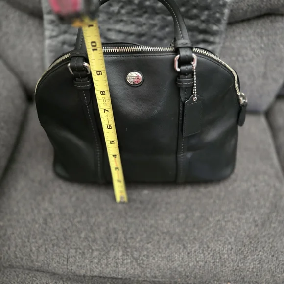 Coach Black Leather Women's Bag - Picture 3 of 8